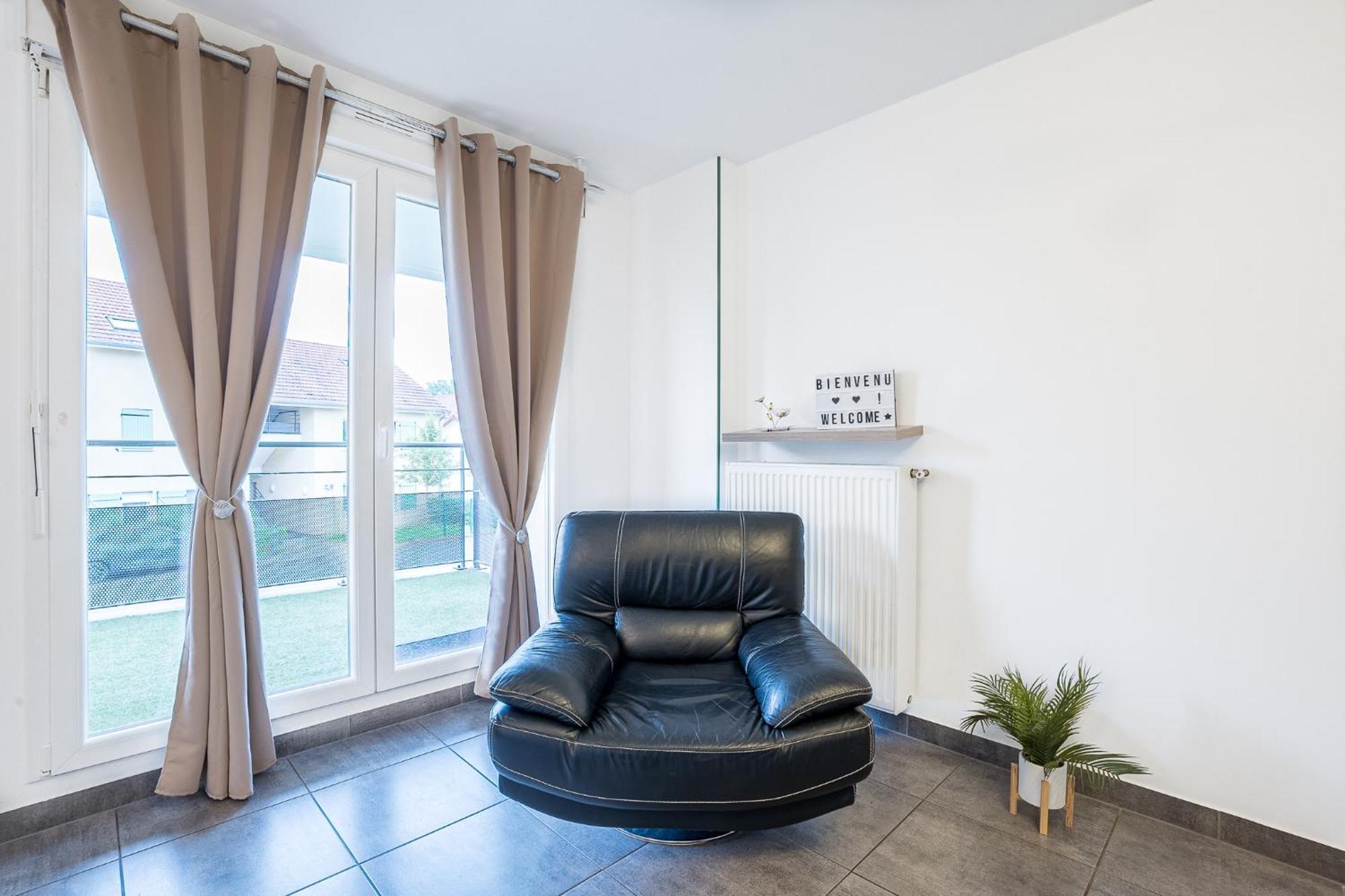 Spacieux - 4 Pers' - Balcon - 2 Lits - Parking Woippy Buitenkant foto